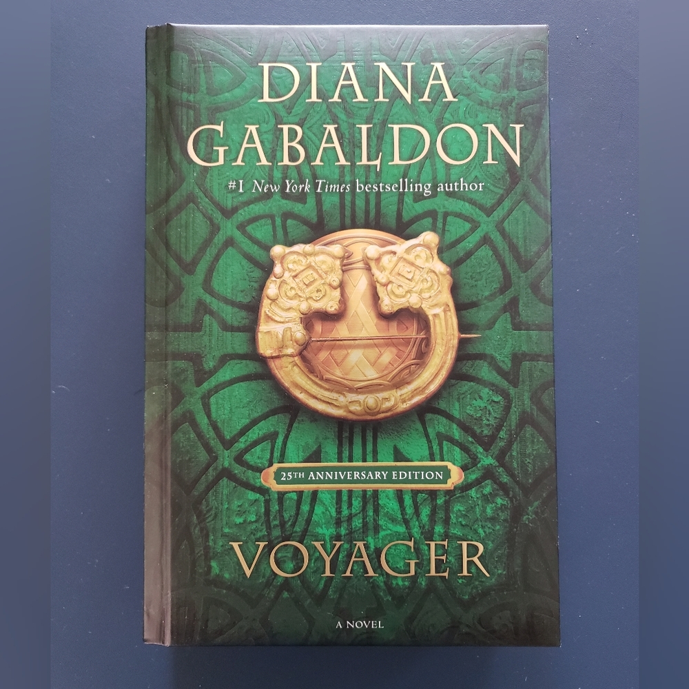 Voyager by Diana Gabaldon, Signed. Perfect condition